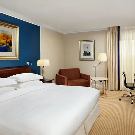 Sheraton Skyline Hotel London Heathrow-3